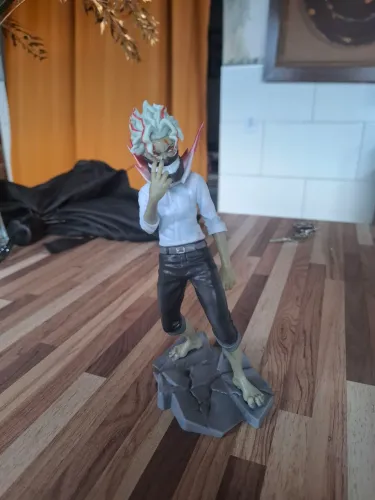Acrion figure okarun autografado