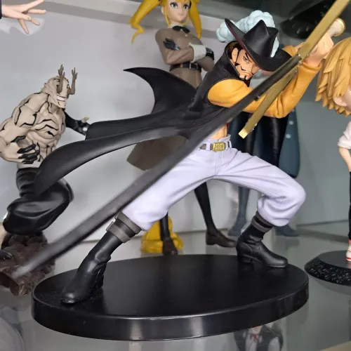 One Piece Dracule Mihawk Battle Record Collection Original Figure para Coleção (Avaria)