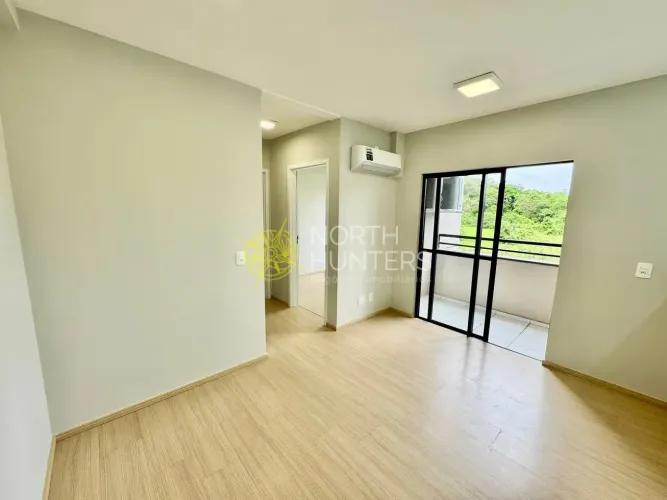 Apartamento à venda semi mobiliado, Floresta, Joinville, SC