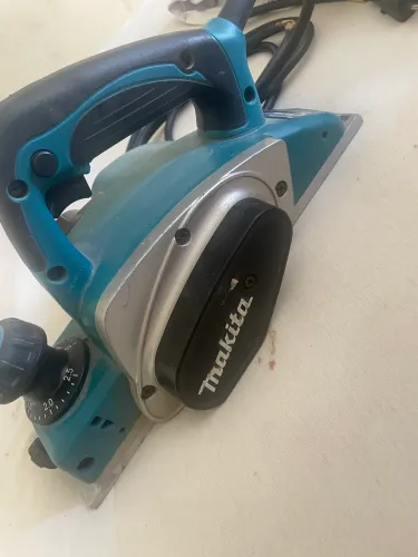 Vende se makita