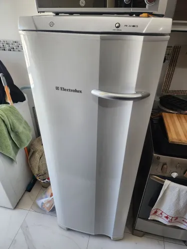 Vendo frezzer fe22 funcionado nunca foi consertado
