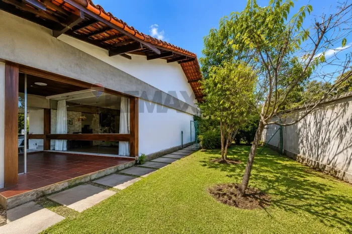 Casa à Venda com Piscina | Alto dos Passos, Juiz de Fora