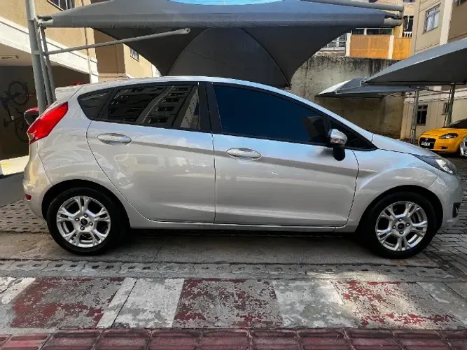 Ford Fiesta SEL 1.6 16V Flex Mec. 5P 2017