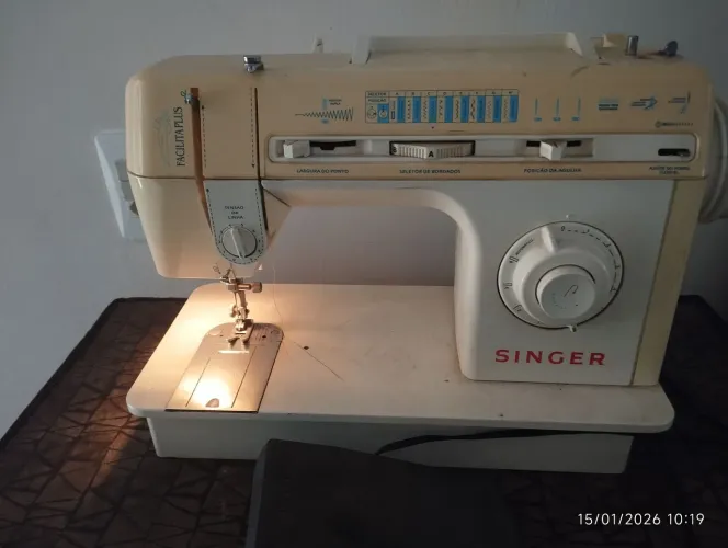 Máquina de costura 