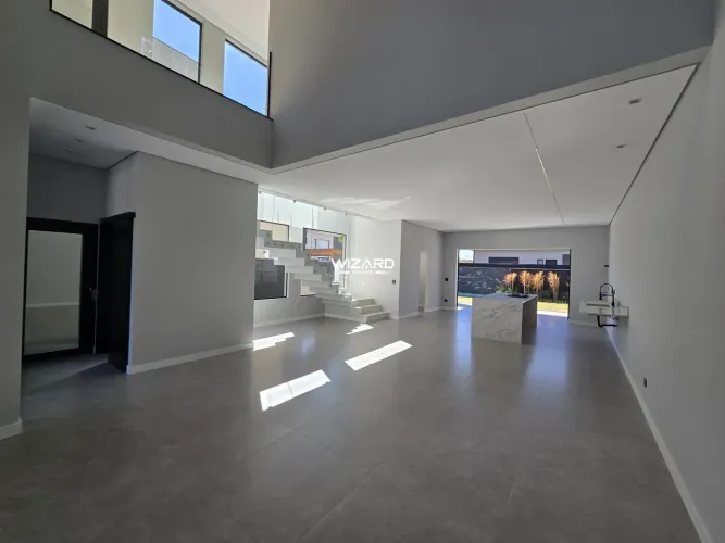 Casa de Condomínio em Atibaia com 3 suítes, elevador, área gourmet, piscina para venda com