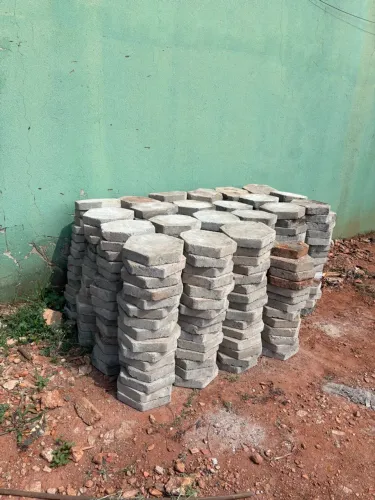 Bloco de cimento sextavado