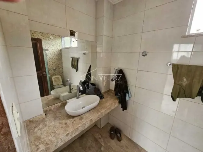 Apartamento - / Residencial / Santa Teresa