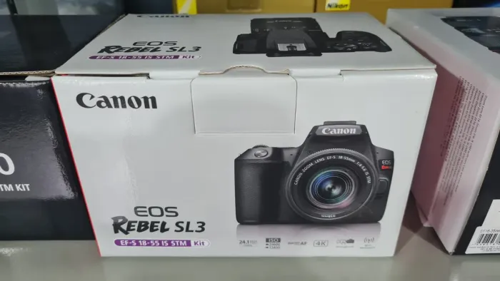 Canon SL3 kit 18 - 55 iS STM: Nova sem uso
