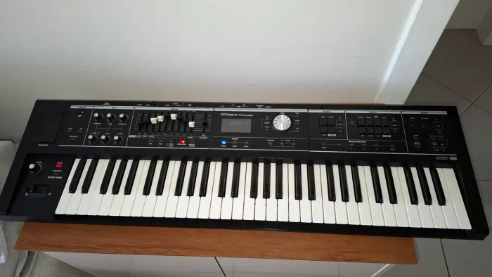 Teclado profissional ROLAND VR-09-B