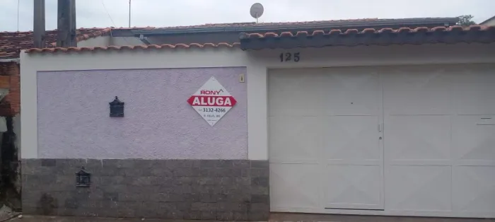 Casa para aluguel em Guaratinguetá-SP (Vila São José) | 2 quartos, suíte e quintal