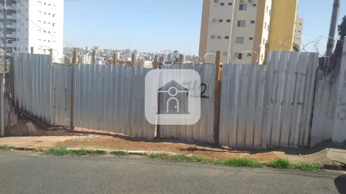 Terreno para venda no bairro Fundinho