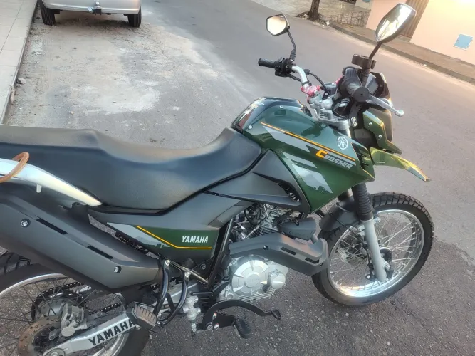 Moto Yamaha crosser