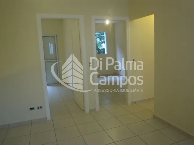 Casa em sobreloja residencial ou comercial de 55m² com 1 banheiro para alugar no bairro Ac