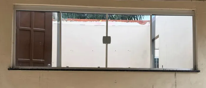 VENDO 2 JANELAS DE VIDRO FOSCO COMPLETAS - SALA E COZINHA