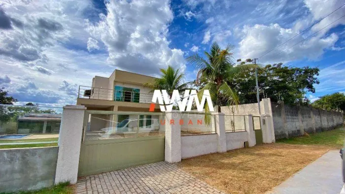 Casa com 3 dormitórios à venda, 210 m² por R$ 998 Mil - Senador Canedo/GO