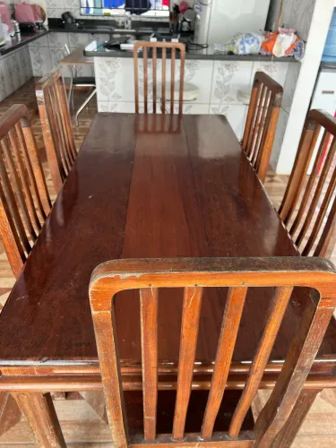 Mesa Madeira Maciça com 6 cadeiras (maracatiara )