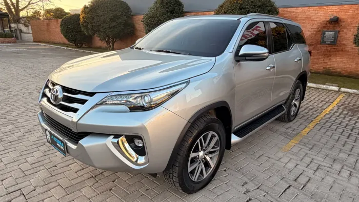 Toyota Hilux SW4 SRX 4X4 2.8 TDI 16V Dies. Aut. 2019