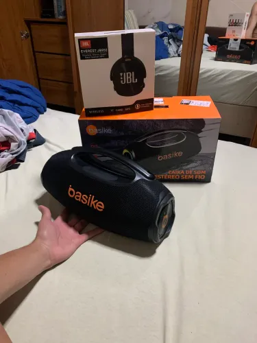 Caixa de som bombox ( brinde: fone JBL)