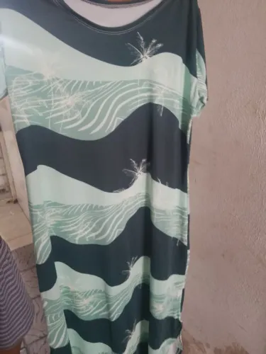 Vendo esses 2 vestido com fenda do lados