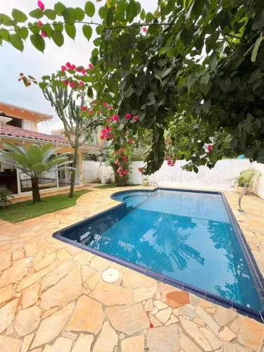 Casa a venda em condomínio fechado na Praia de Maresias
