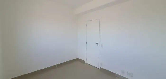Vendo apartamento no ed. Mistral com 76 Mt2, 2 quartos , sendo 1 suíte , 1 vg