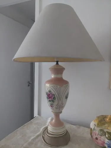 Abajour antigo em porcelana