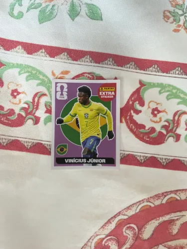 Vendo Vinícios Júnior extra sticker roxo copa do mundo 2026