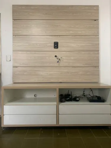 Rack grande com gavetas espaçosas