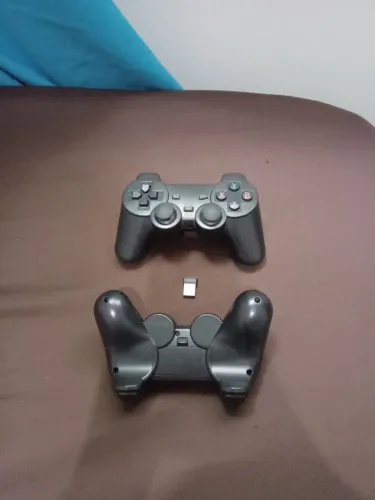 Controle USB funcionando confortável e leve