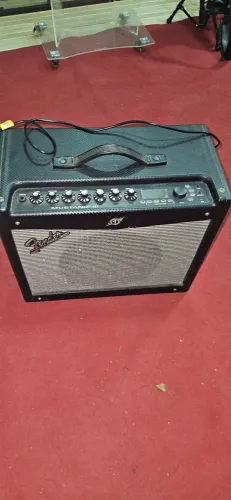 Amplificador de guitarra Fender Mustang III