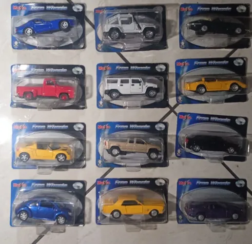 Kit 12 carrinhos modelos americano coleção inesquecíveis para colecionadores todos novos.