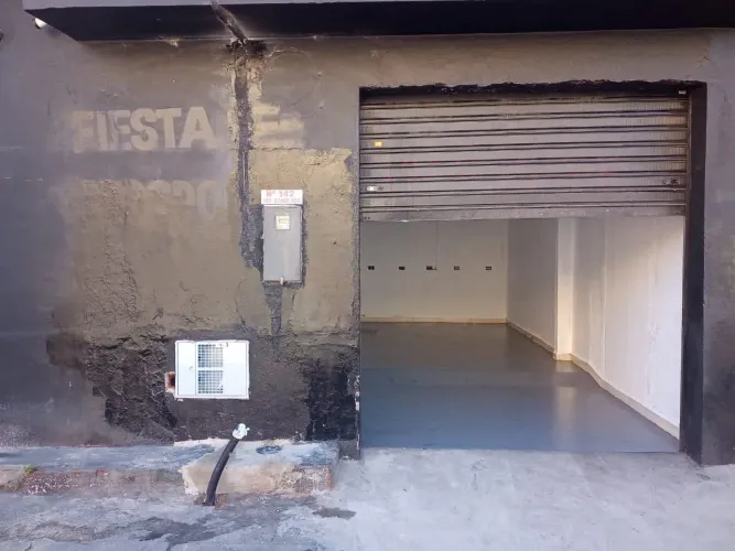Loja na Rua Natalino Garibe, 142 46 m²