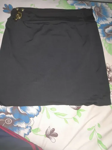 Vendo uma saia usada preta