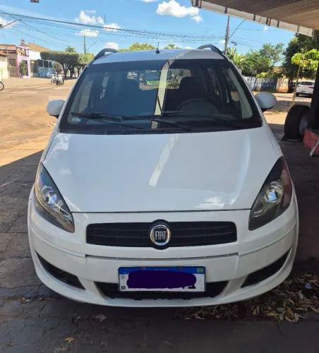 Fiat Idea Attractive 1.4 Fire Flex 8V 5P 2013