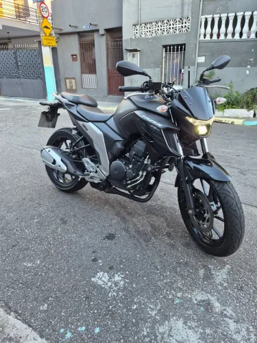 Yamaha Fz25 2023 preta 18mil km (revisões da css)