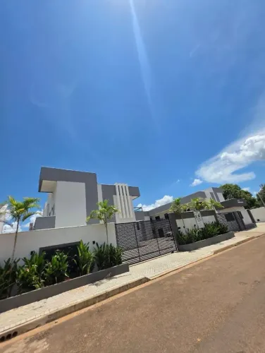 Apartamento 2 quartos com quintal - Residencial Athenas