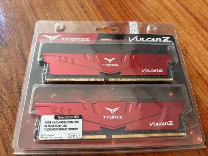 Memória RAM Ddr4 32GB (2x16GB) 3200 mhz Teamgroup T-Force Vulcan Z