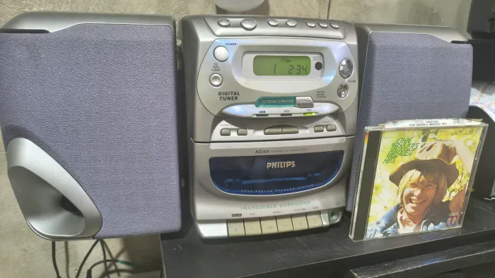Som mini System Philips com controle. Lindo.