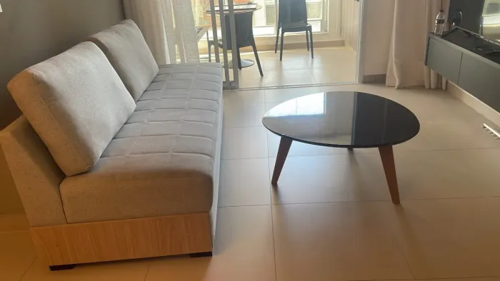 Sofá linho + mesa em laca