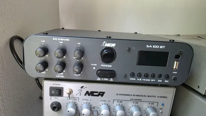 Amiflicador AB100 R4 BT usado