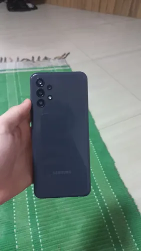 Samsung galaxy a13 128gb em perfeito estado apenas alguns arranhões pequenos