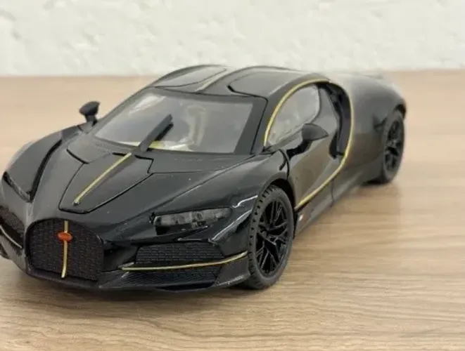 Vendo miniatura Bulgatti Chiron Super Sport azul / preto 1:24 escala 