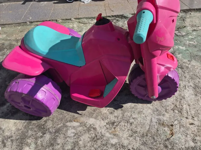 Moto elétrica gatinha bandeirantes infantil 