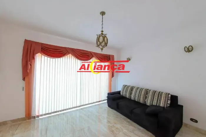 Linda casa, 3 dormitórios sendo 1 suíte, 4 banheiros e 6 vagas - Jardim Almeida Prado - Gu