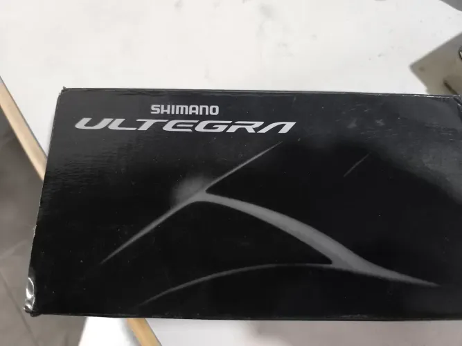 Vendo pedal de Shimano ultegra