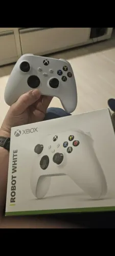Controle Xbox series S X na caixa