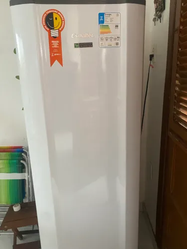 VENDO GELADEIRA ESMALTEC