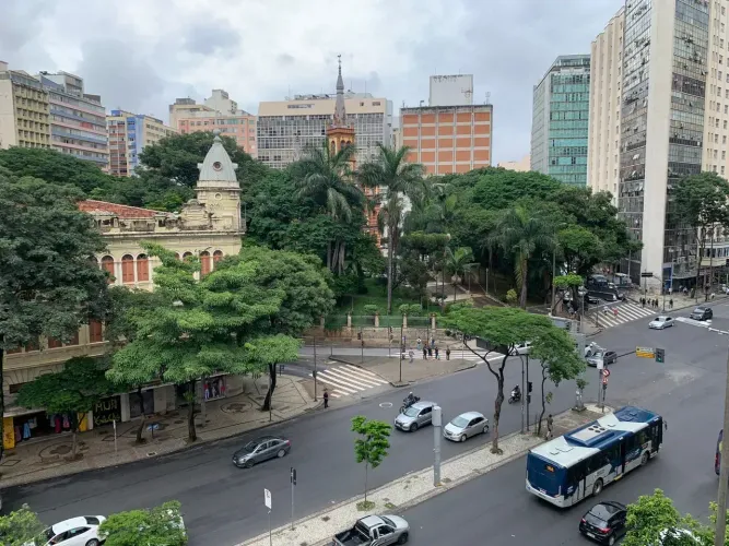 Sala/Conjunto para aluguel com 1000 metros quadrados em Centro - Belo Horizonte - Minas Ge