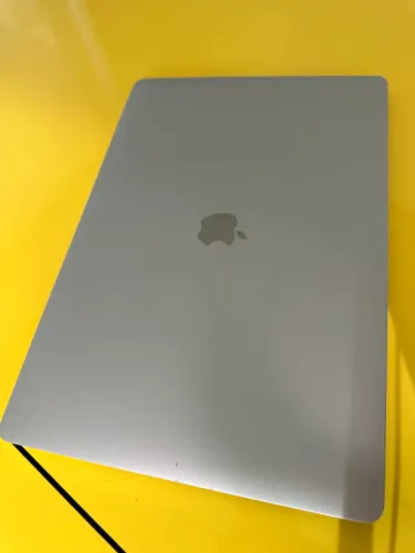 43 un Macbook Pro 16 i7, 16GB RAM, 512GB SSD SEMINOVOS / SEM CARREGADORES/ ÓTIMO ESTADO (M