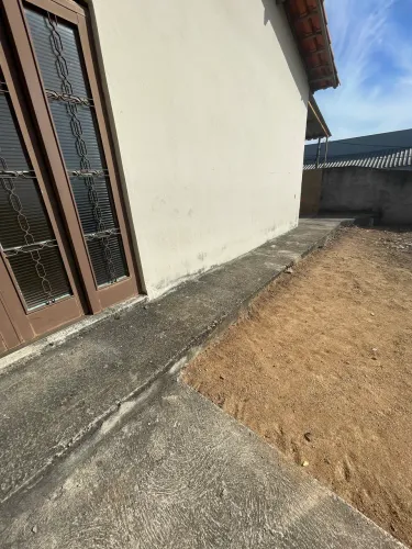 Aluga se casa e barracão
